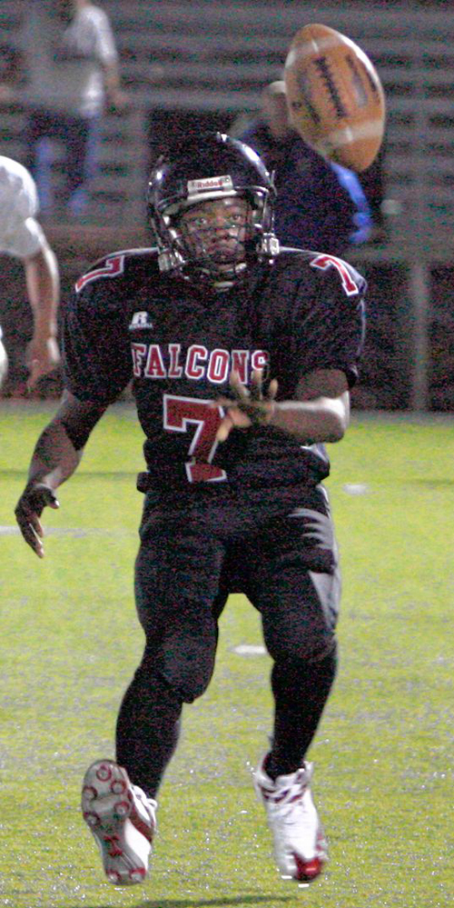 Xavier Knight’s lance Falcons, 17–14