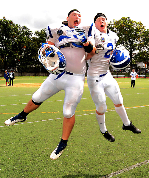 Gales blows through Fort Hamilton’s defense, gives Tech a 42–0 victory