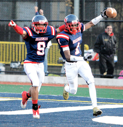Dutchmen survive Shark attack in 38–30 overtime squeaker