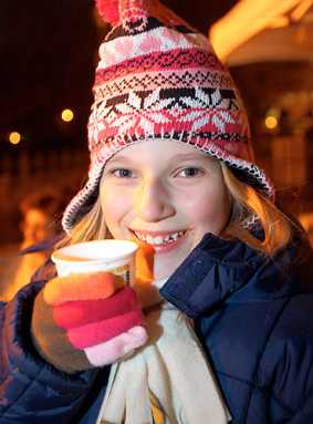 Ridge decks Shore Road Park with Christmas spirit