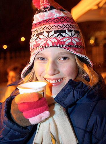 Ridge decks Shore Road Park with Christmas spirit
