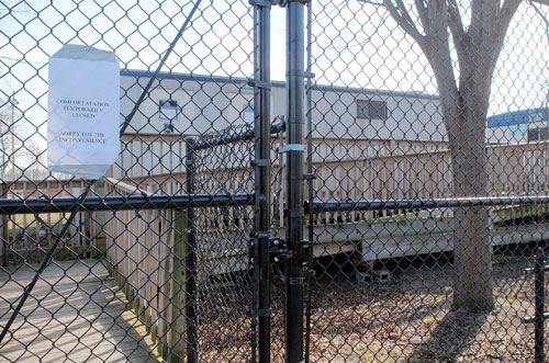 Marine Park’s ad-hoc loo attacked!