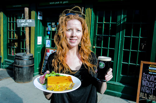 Wake up, sheeple! Bar hosts shepherd’s pie-making contest