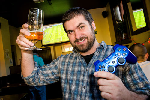 Soccer fans get a kick out of virtual sports bar