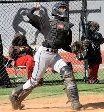 Ruiz powers Telecom past rival Grand Street