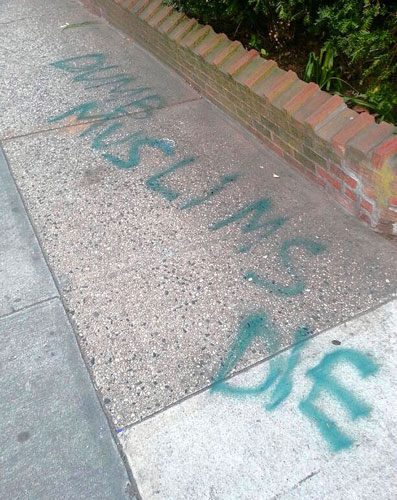Racist marks sidewalk