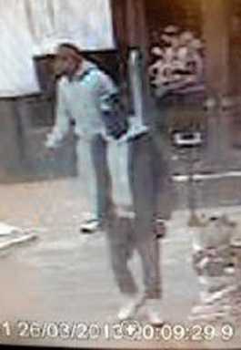 Police hunt for thieves who looted 20 pants from Urban Outfitters