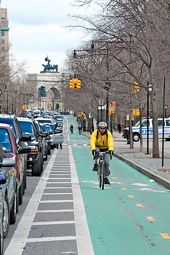 New survey says people like — though some fear — the bike lane