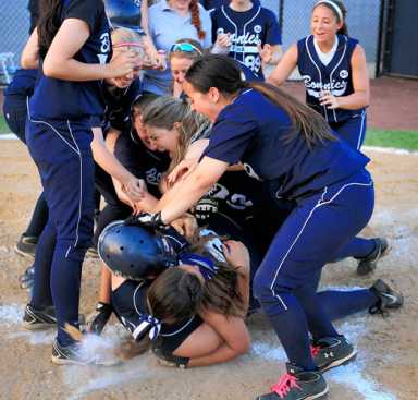 Serrantino’s walk-off blast delivers Fontbonne Hall historic softball title