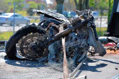 Motorcyclist escapes Belt accident with minor injuries, bike explodes into flames