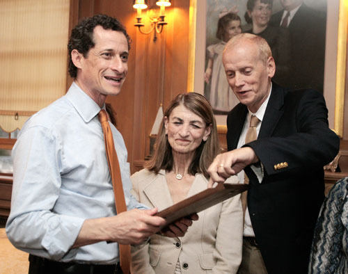 Weiner honored in Manhattan Beach