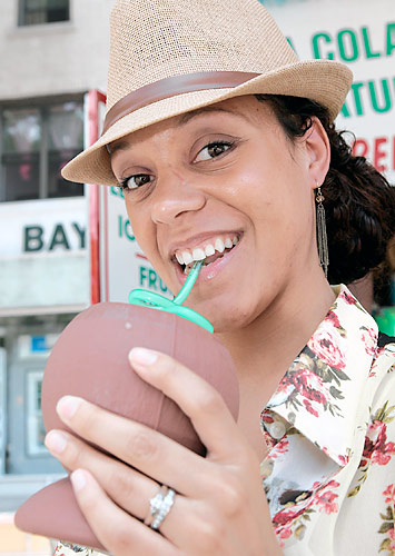 Thousands brave heat for Fifth Avenue Spring Festival