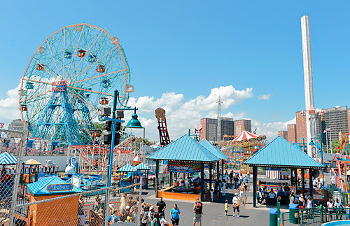 Thousands celebrate the Fourth in Coney