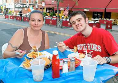 Rock and Stroll! Third Avenue street fair draws big crowd