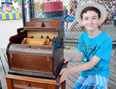 World of wonder — Deno’s Wonder Wheel hosts Coney throwback
