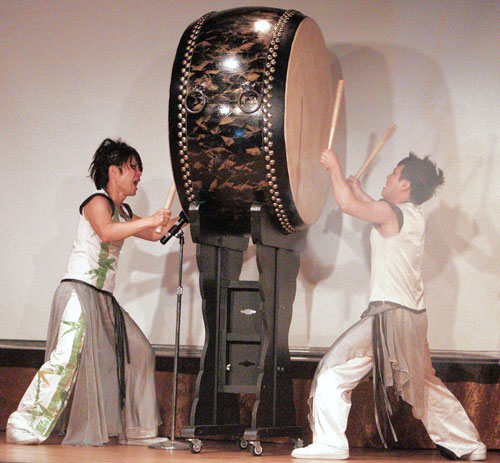 Korean performers wow, warm Jewish audience