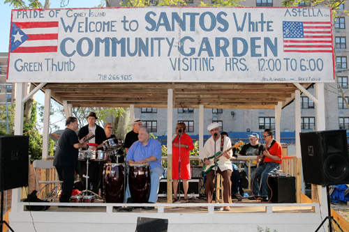 Mural of the story! Artists and Coney kids bring new vision to Sandy-struck garden