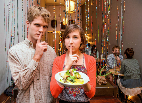 Shut up and eat! Greenpoint restaurant serves meals in silence