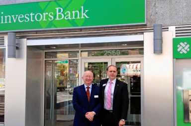 Standing O snips the ribbon on rich opportunities at Investors Bank’s new Sheepshead Bay branch