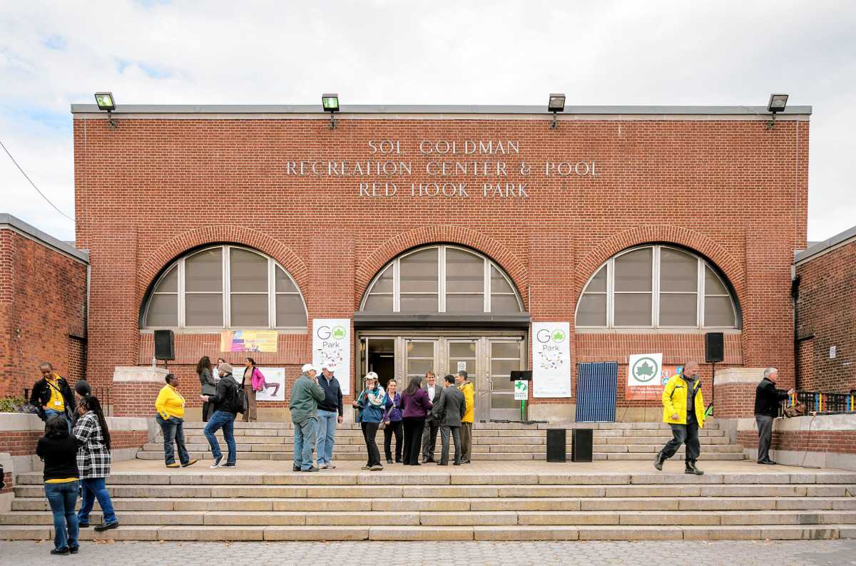 They got the juice: Red Hook rec center goes solar-powered one year after Sandy