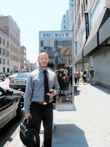 Pay phones get second life as Wi-Fi hot-spots