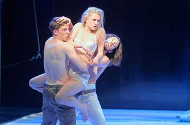 ‘Midsummer Night’s Dream’ at new Shakespeare theater is a diamond, but a rough one