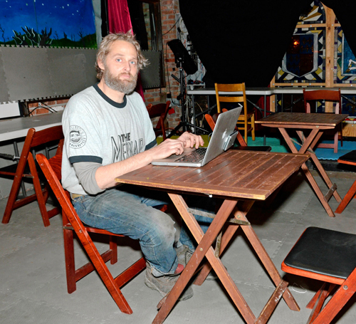 Send in the freelancers: Gowanus arts space rents to laptop-wielders despite foreclosure threat