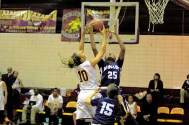 Refocused Nazareth, Belk power past Molloy