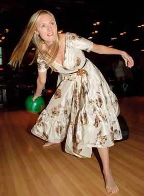 Library holds its black-tie affair at a bowling alley