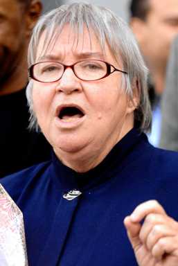 Dying Slope lawyer freed from prison comes home today
