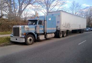 Trailer trash: Abandoned big rig left to rust on Flatbush Avenue