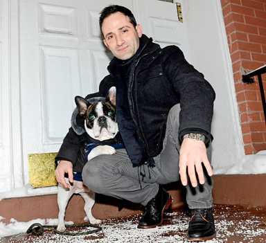 Cobble Hill hero defends woman from band of muggers
