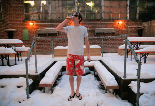 Summer loving: Greenpoint bar fights the freeze with beach party