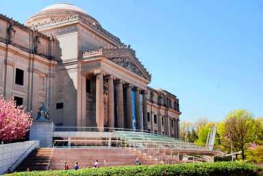 Bicyclist fatally struck by livery cab near Brooklyn Museum