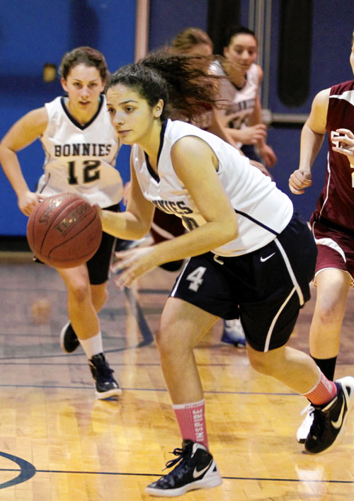 Streaking Fontbonne claims division title after slow start
