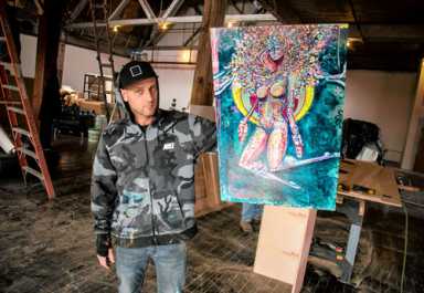 New gallery is blowing up: Greenpoint studio takes off with balloon sculptures