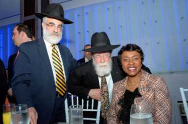 Flatbush group honors officials