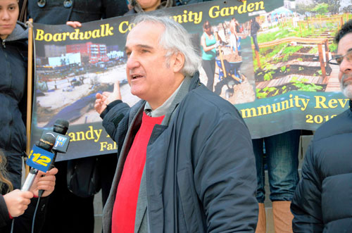 Garden of thorns! Evicted Coney planters declare legal war on city