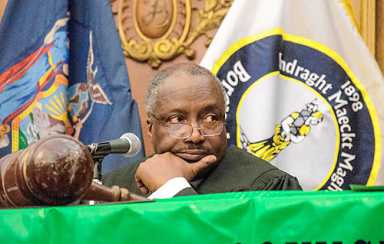 Tenants and pols: Renovate housing court