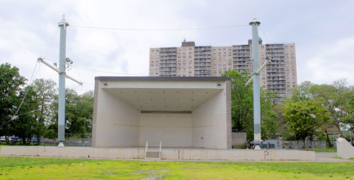 Downstaged! Asser Levy bandshell a wreck, residents say