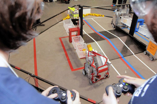Robot wars! Teens do bot battle at NYU-Poly