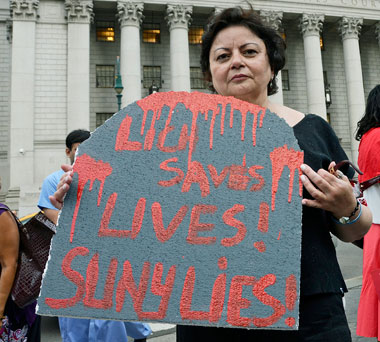 LICH protesters block traffic, get arrested