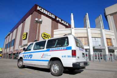 Mall stores fear the school bell