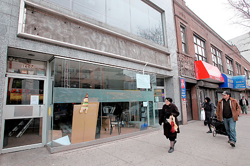 Going up: Decades-old Kings Highway building makes way for taller commercial development