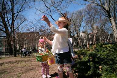 Scor’Easter! Greenpoint egg hunt yields sweet returns for tots