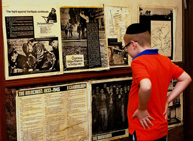 Synagogues pay tribute to victims and survivors in Holocaust Remembrance Day events