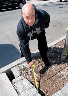 Stuck in a hole: City hotline botches sinkhole response