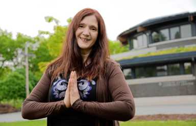 Get bent! Free yoga classes in Marine Park