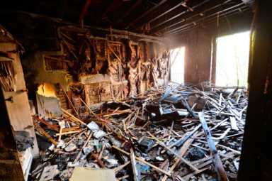 Blaze flares up in Flatbush apartment building, injuring four