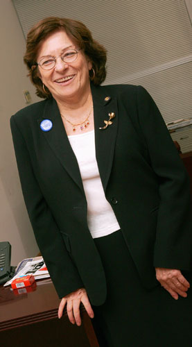 Two long-serving assemblywomen announce retirement